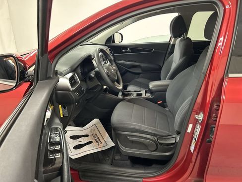 Used 2017 Kia Sorento AWD image 9