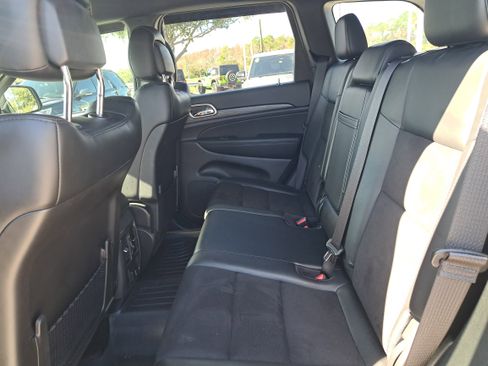 Used 2021 Jeep Grand Cherokee Laredo X image 12