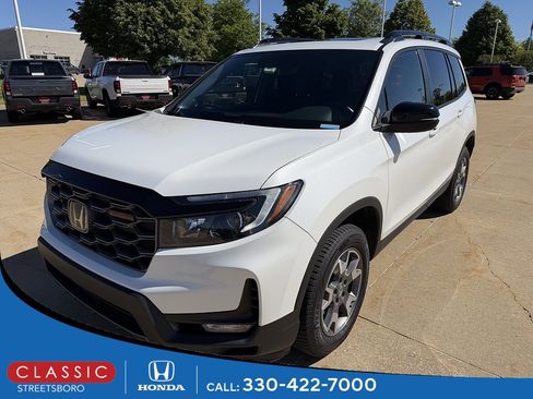 Used 2022 Honda Passport TrailSport image 1