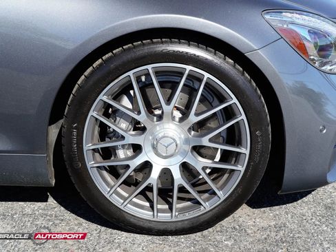 Used 2018 Mercedes-Benz AMG GT Roadster w/ Exclusive Interior Package image 10