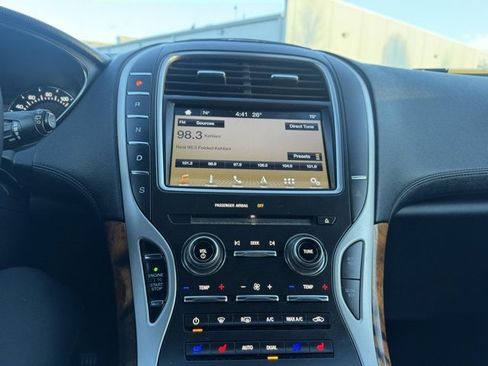 Used 2016 Lincoln MKX Reserve w/ Climate Package image 21