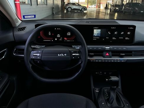 Used 2025 Kia K4 LXS image 13