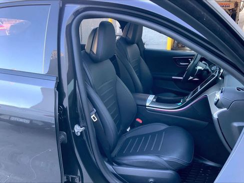 Used 2023 Mercedes-Benz C 300 Sedan image 11