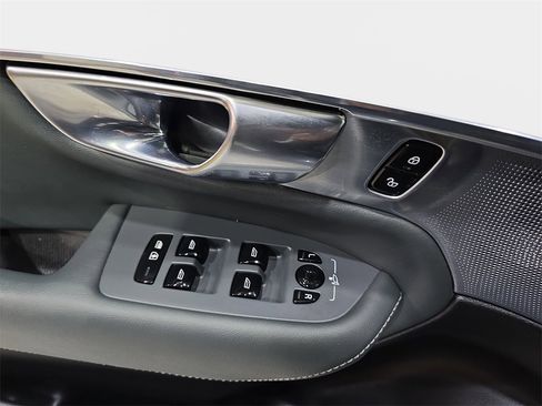 Used 2021 Volvo XC90 T6 Inscription w/ Advanced Package image 31