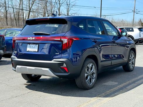 Used 2025 Kia Seltos LX image 7