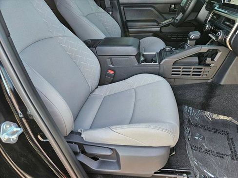 Used 2025 Toyota Tacoma SR5 AWD/4WD image 21