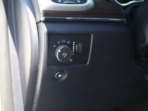 Used 2016 Jeep Grand Cherokee Overland AWD/4WD image 11