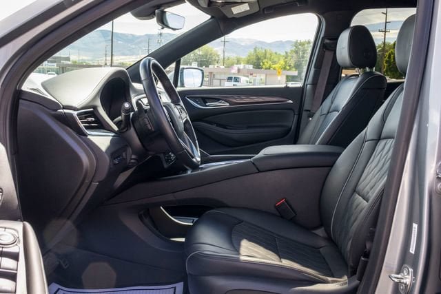 Certified 2024 Buick Enclave Avenir w/ Trailering Package, 5000 lbs. AWD/4WD image 6
