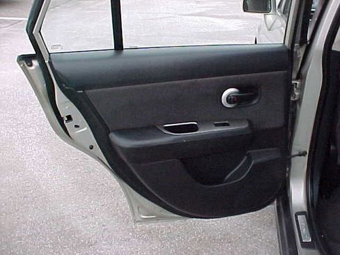 Used 2008 Nissan Versa 1.8 S w/ PWR Pkg image 31