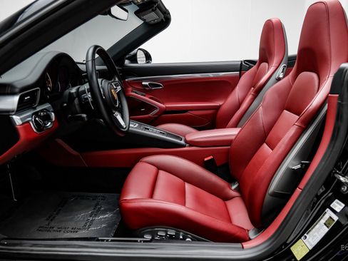 Used 2019 Porsche 911 Turbo image 39