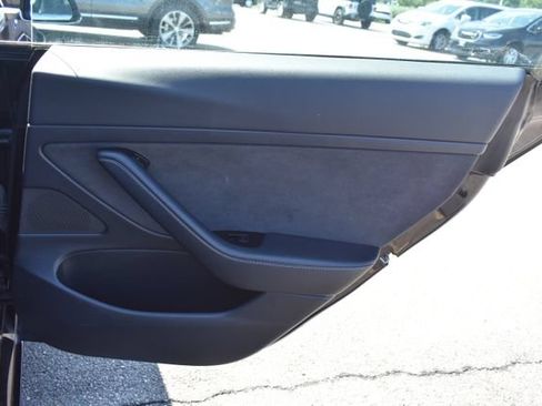 Used 2020 Tesla Model 3 Standard Range RWD image 32