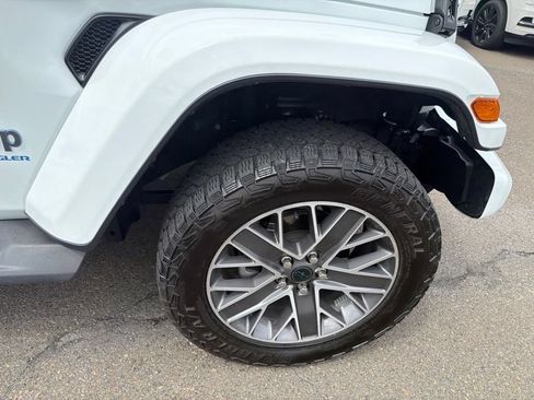 Used 2024 Jeep Wrangler High Altitude AWD/4WD image 35