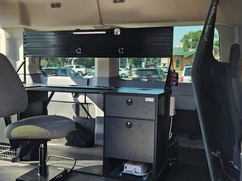 Used 2017 Ford Transit 150 XLT image 8