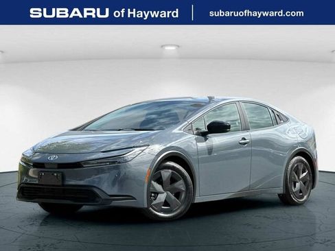 Used 2024 Toyota Prius LE FWD image 1