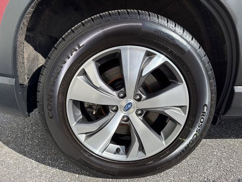 Used 2023 Subaru Ascent Premium w/ Convenience Package image 9