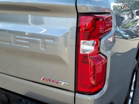 Certified 2025 Chevrolet Silverado 1500 RST AWD/4WD image 9