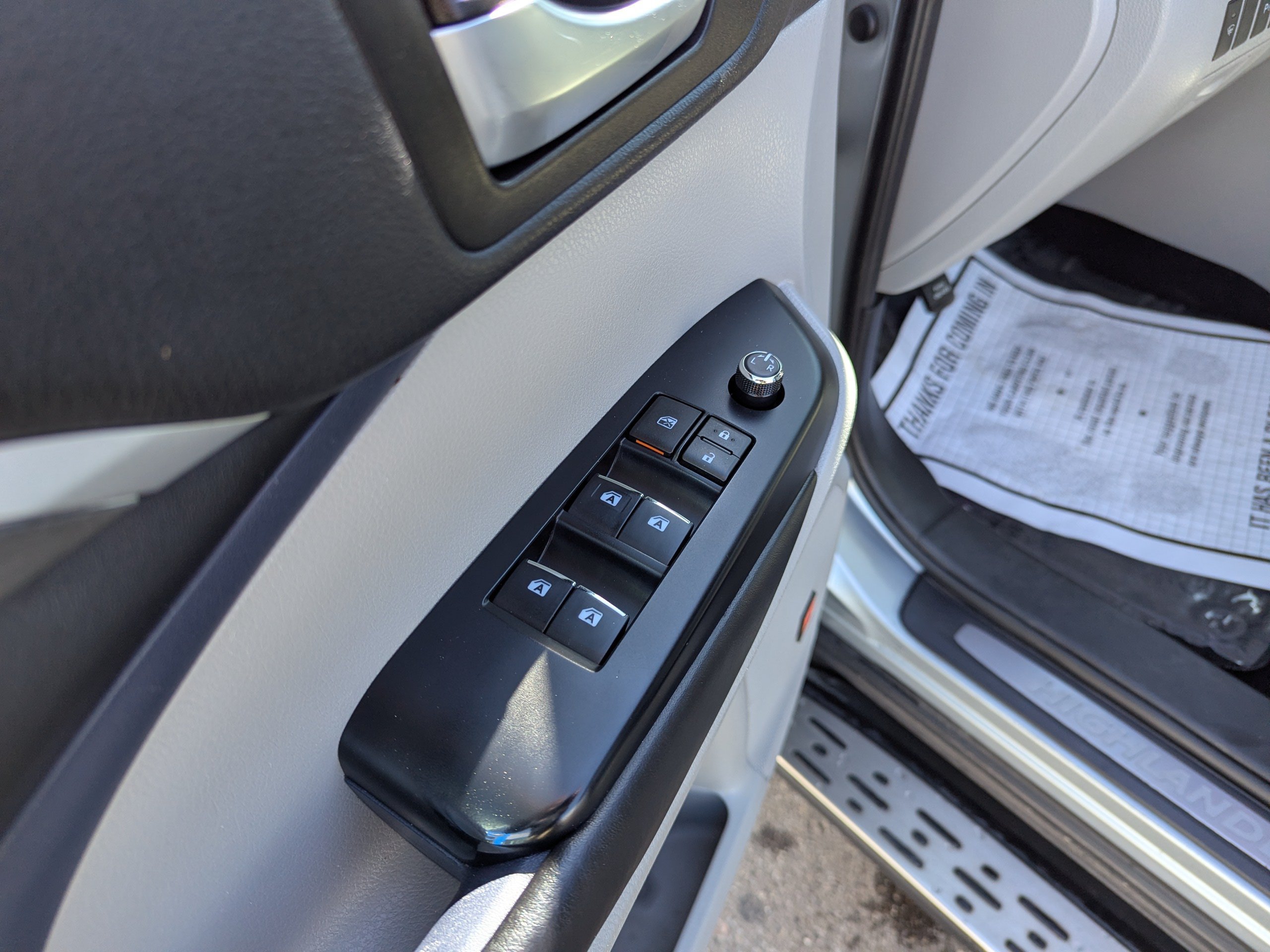 Used 2019 Toyota Highlander Limited AWD/4WD image 11