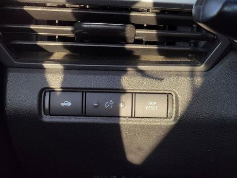 Used 2024 Nissan Altima 2.5 SV image 22