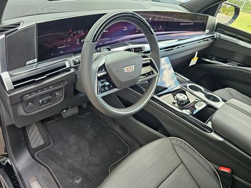 New 2026 Cadillac Escalade ESV Sport AWD/4WD image 22