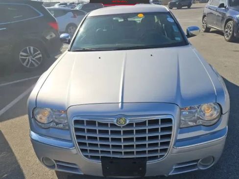 Used 2005 Chrysler 300 C w/ Protection Group II image 6