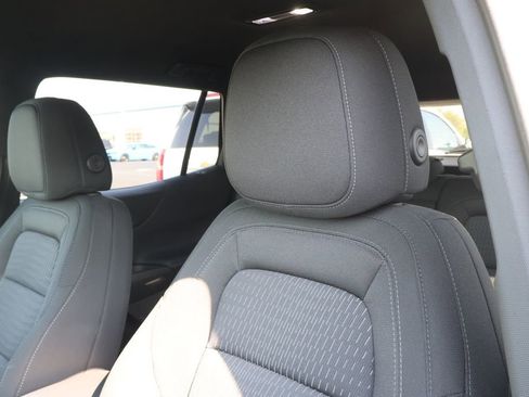 Used 2026 Chevrolet Equinox LT FWD image 10