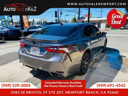 Used 2018 Toyota Camry SE FWD image 14