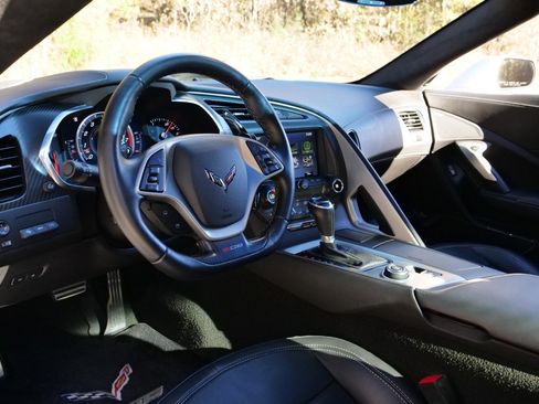 Used 2016 Chevrolet Corvette Z06 w/ 3LZ Preferred Equipment Group image 2