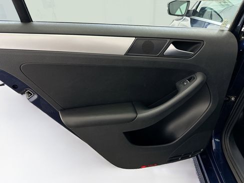 Used 2013 Volkswagen Jetta SE image 25