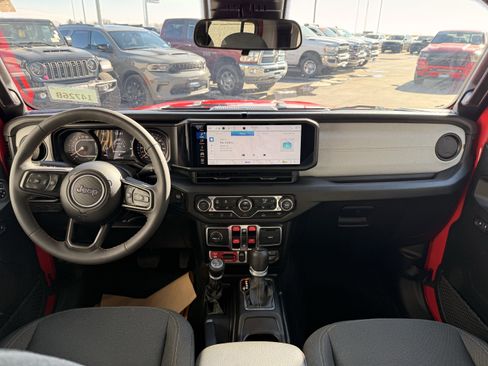 Used 2024 Jeep Gladiator Sport image 3