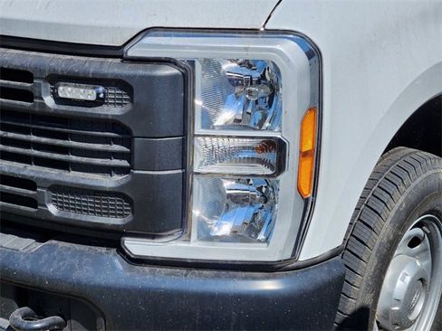 Used 2023 Ford F250 XL image 5