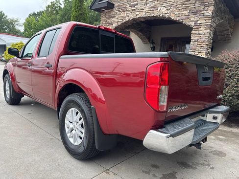 Used 2019 Nissan Frontier SV AWD/4WD image 3