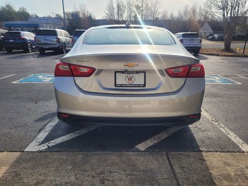 Used 2016 Chevrolet Malibu LT image 6