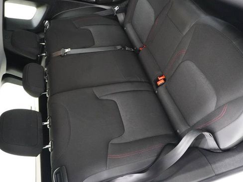 Used 2016 Jeep Renegade Trailhawk AWD/4WD image 8