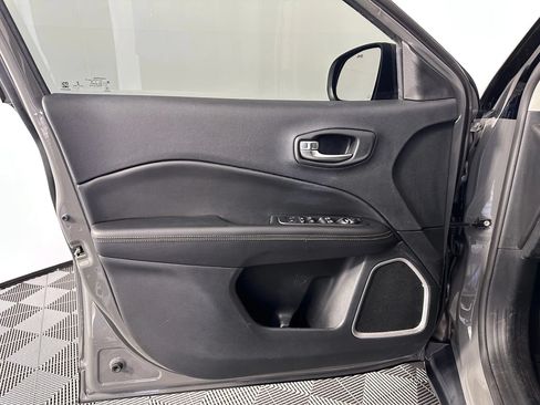 Used 2020 Jeep Compass Limited AWD/4WD image 18