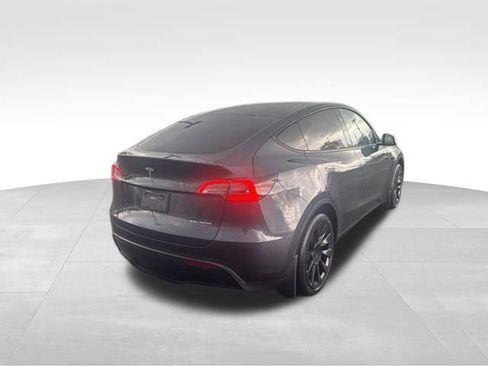 Used 2024 Tesla Model Y Long Range image 4