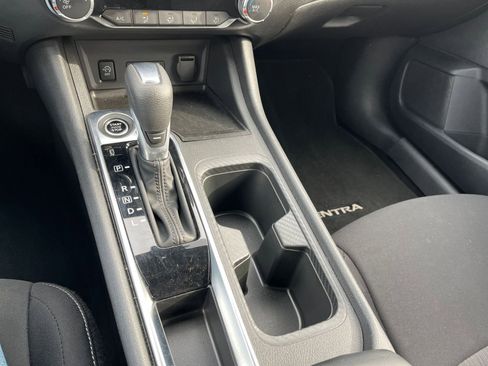 Used 2025 Nissan Sentra SV image 39