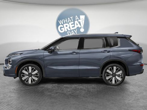 New 2026 Mitsubishi Outlander SEL image 3