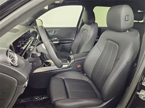 Used 2025 Mercedes-Benz GLB 250 GLB 250 image 16