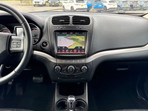Used 2015 Dodge Journey Crossroad w/ Flexible Seating Group FWD image 25