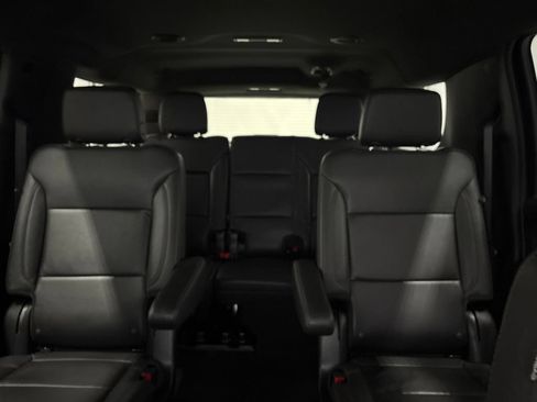 Used 2024 Chevrolet Suburban Z71 w/ Luxury Package AWD/4WD image 28
