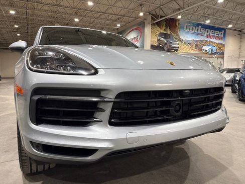 Used 2020 Porsche Cayenne image 28