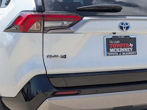 Used 2023 Toyota RAV4 XSE AWD/4WD image 8