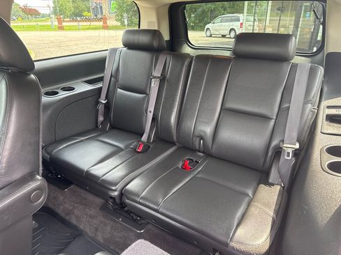 Used 2013 Chevrolet Suburban LTZ AWD/4WD image 19
