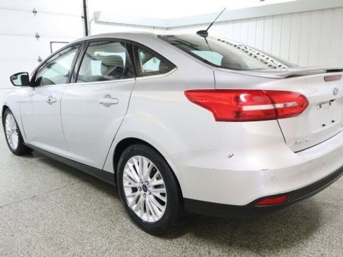 Used 2015 Ford Focus Titanium FWD image 3
