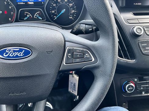 Used 2016 Ford Focus SE image 24