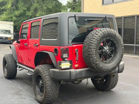 Used 2016 Jeep Wrangler Unlimited Sport w/ Max Tow Package AWD/4WD image 9