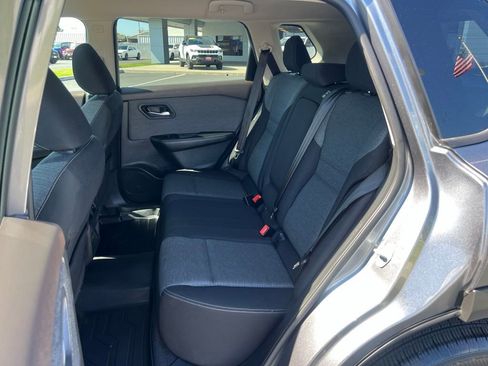 Used 2022 Nissan Rogue SV FWD image 28