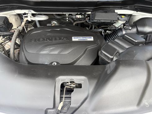 Certified 2018 Honda Pilot Touring image 38
