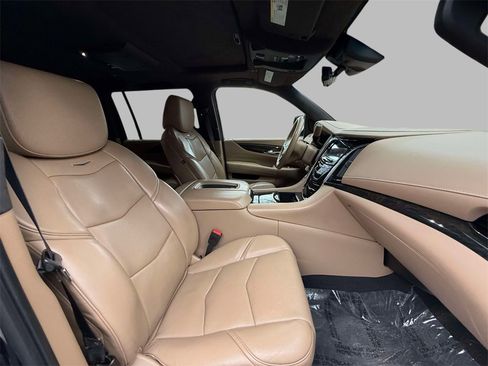 Used 2019 Cadillac Escalade ESV Platinum image 14