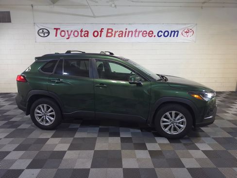 Certified 2024 Toyota Corolla Cross LE w/ Moonroof Package AWD/4WD image 1